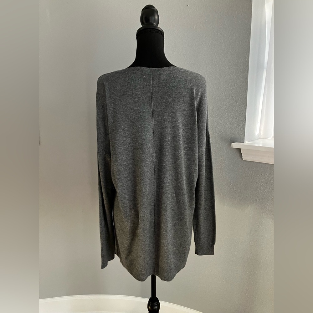 Ellen Tracy grey round neck long sleeve nylon/rayon blend sweater/pullover - Picture 15 of 15
